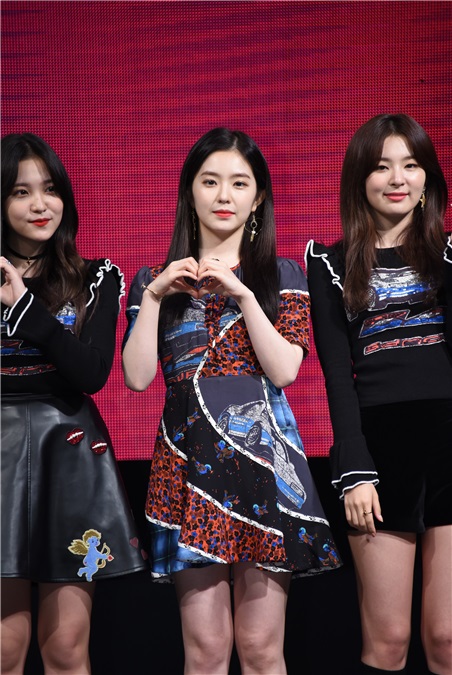 韩国大势女团Red Velvet举办媒体见面会