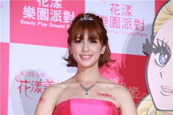 张孝全刘奕儿出席花漾美姬乐园派对
