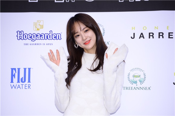 SISTAR孝琳-多顺、曹璐、李珠妍出席某品牌开业纪念活动