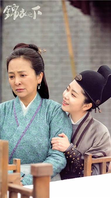任嘉伦谭松韵「甜苏」上线 《锦衣之下》杀青高能撒糖