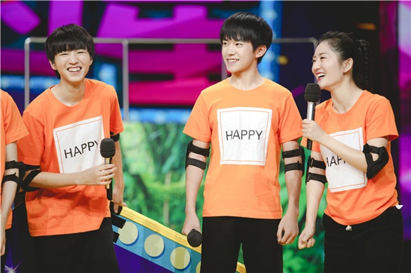 李宇春TFBOYS偶像集结 青春呆萌运动力惊人