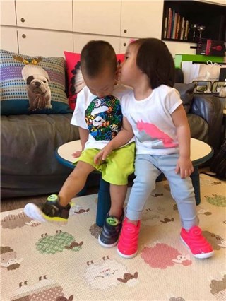 咘咘亲了V宝 修杰楷吃醋崩溃了