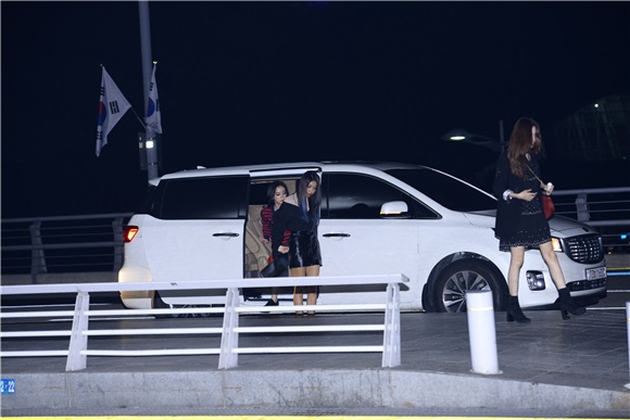 Wondergirls现身仁川国际机场