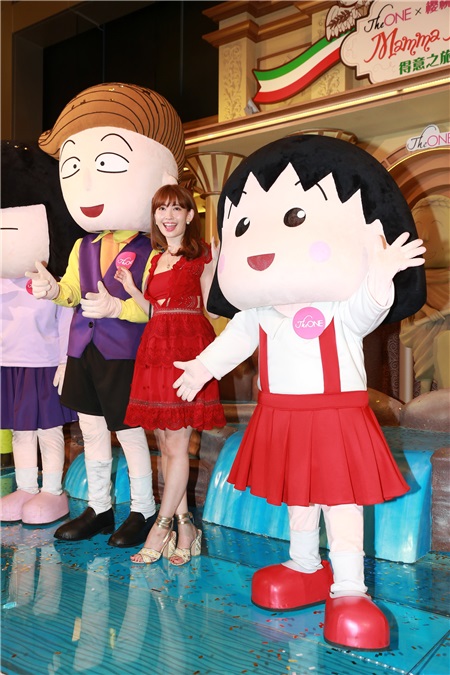 小嶋阳菜AKB48到港出席商场装置开幕活动