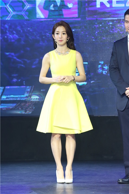 郭书瑶出席电脑品牌新品发表会