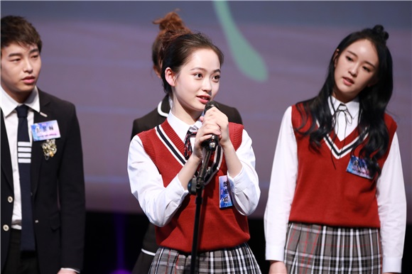 电影《闪光少女》春季大考 徐璐苦练扬琴获称赞