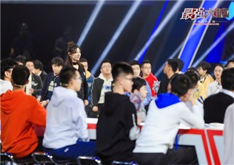 哈佛硕士任祎参加节目