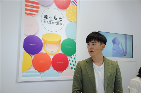 郑元畅绿西装森系美男 任一日店长皮肤超好