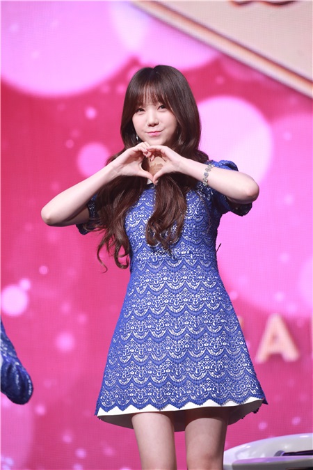 女团Lovelyz在首尔BLUE SQUARE举行了第四张迷你专辑《Fall in Lovelyz》媒体SHOW CASE
