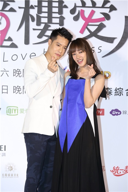 周汤豪、孟耿如、黄薇停、张捷等出席戏剧《钟楼爱人》首映会
