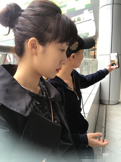 李念暴瘦颧骨突出 惊呆网友：完全变了一个人