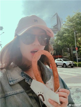 贾静雯自嘲是爱黏小孩的父母 Bo妞愈大愈萌呢