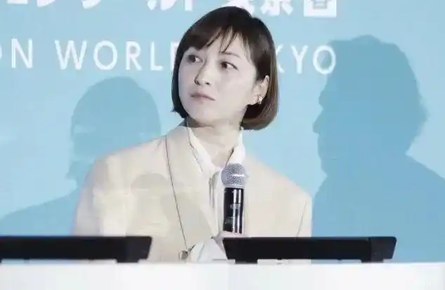 广末凉子负面频传:从“日本国民美少女”到精神不稳定伤人被捕