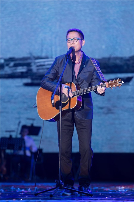 罗大佑<p>斩获两项至尊音乐大奖 与「小天使」合唱变最萌年龄差