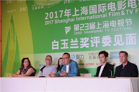 钟汉良首次担评委享受小轻松 姚晨感叹行业不断在进步