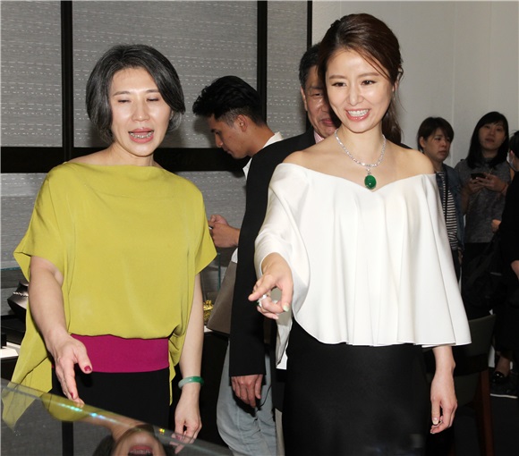 林心如出席珠宝代言活动