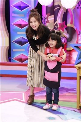 吴怡霈节目上意外圆梦 LIVE秀让艺人讲出秘密