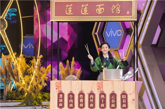 J.K.罗琳和埃迪·雷德梅恩亚洲综艺首秀 王嘉尔何炅首合体