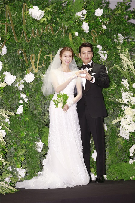 演员朱相昱、车艺莲举行婚礼