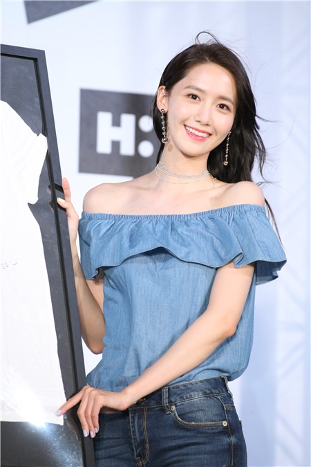 韩星润娥为H:CONNECT走秀