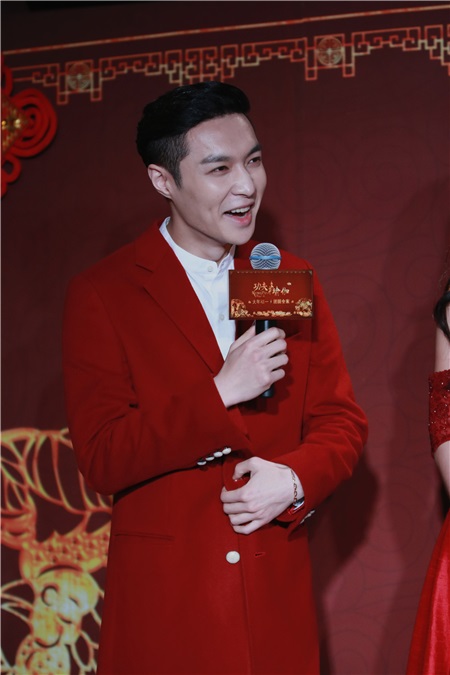 李治廷曝成龙添新伤,张艺兴拜托成龙「教玩命」
