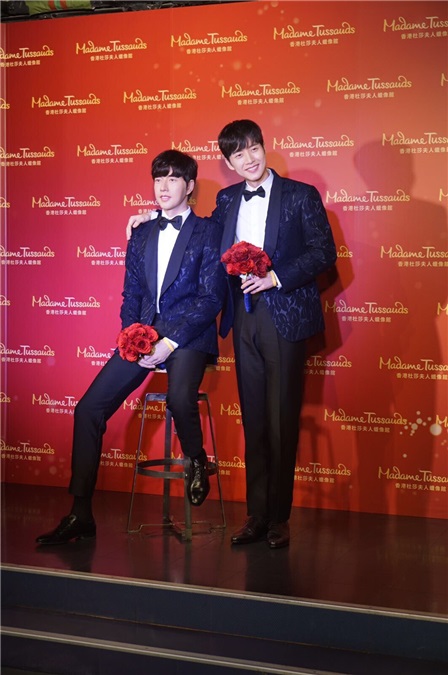 〈Yes 香港现场〉朴海镇为蜡像节目 出道四千天粉丝送蛋糕庆祝