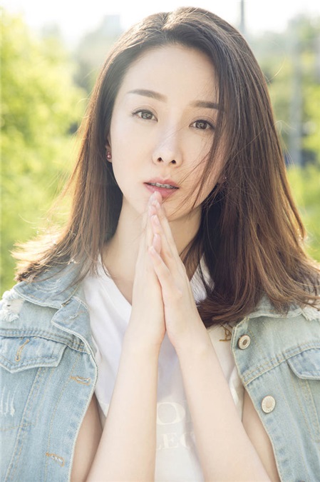 高斯夏日时尚写真 清新脱俗气质迷人