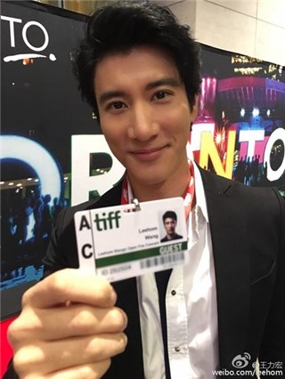 王力宏懒理招妓传闻 现身多伦多开心晒自拍