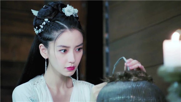 Angelababy巧计救钟汉良 王爷王妃重逢超甜蜜
