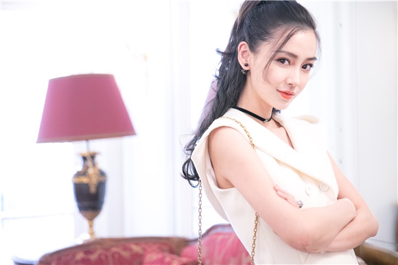 Angelababy杨幂刘诗诗 中国明星为何能成国际大牌代言人?