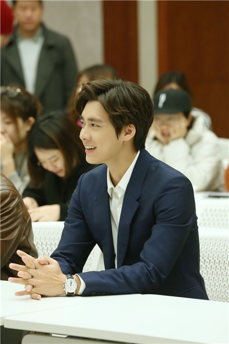 李易峰从未停止公益 成唯一「春蕾计划」大使