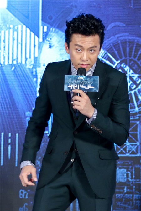 《心理罪之城市之光》亮相 李昌钰现场展身手力摔邓超