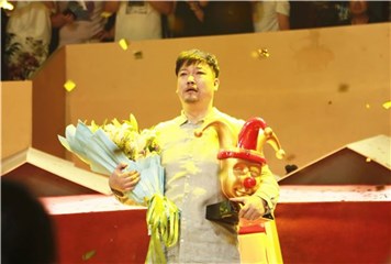 贾冰夺得《笑声传奇》总冠军