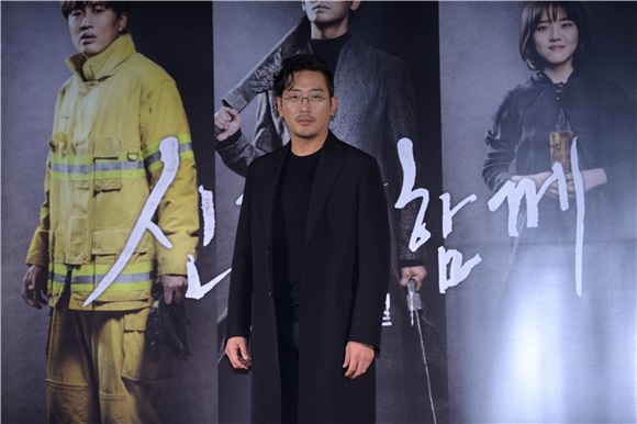 河正宇、车太贤等出席《与神同行》治作发布会