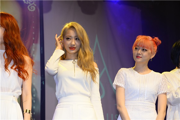 女团NineMuses小分队NineMuses A举行首张单曲专辑《MUSES DIARY》SHOWCASE