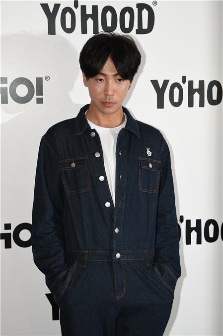 莫文蔚、黄伟文等现身「YO’HOOD全球潮流新品嘉年华」后台