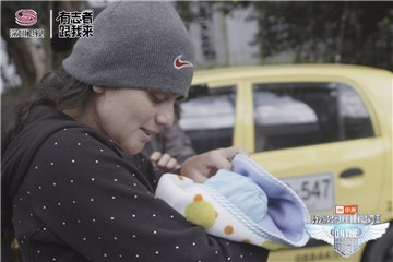 哥武妈妈和男婴