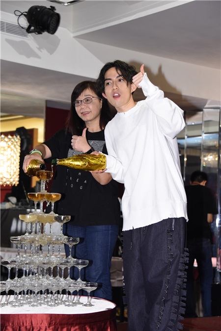 林宥嘉举办演唱会 蔡依林现身当嘉宾