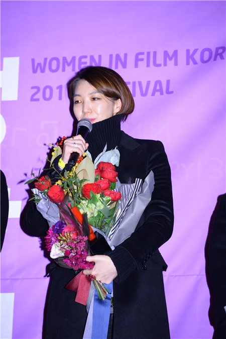 少女时代允儿出席「2016年度女性电影人奖」颁奖典礼