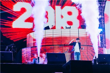 韩庚D-DAY漂移电音节陪粉丝跨年