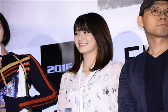 河正宇、裴斗娜等出席了电影《隧道》VIP试映会