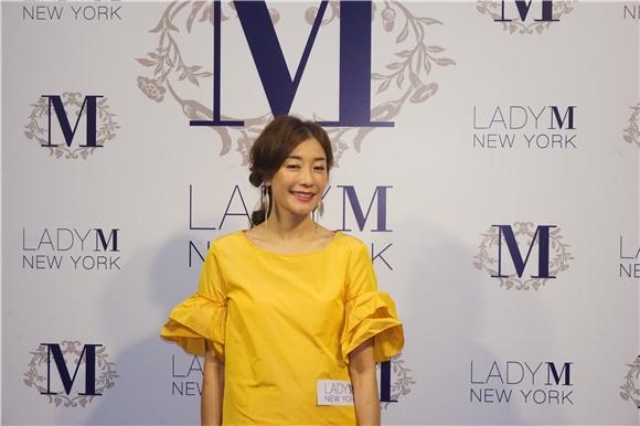 杨千嬅、周汶錡及黄佩霞出席甜品店开幕活动