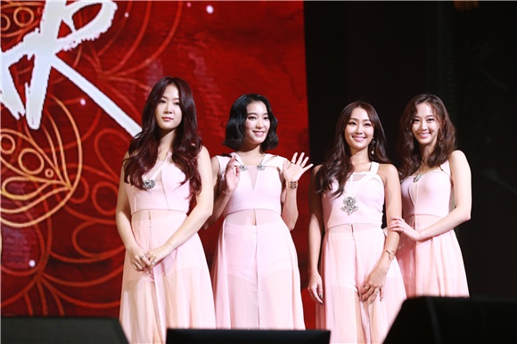 女团SISTAR第4张迷你专辑《没我爱》Showcase
