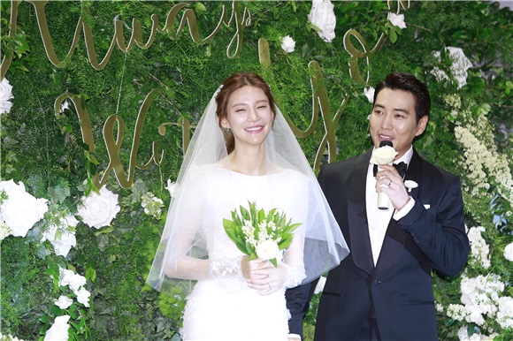 演员朱相昱、车艺莲举行婚礼