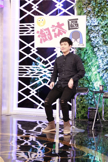 六月、法比欧冲绳度假去  独留李易顾小孩