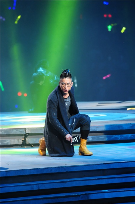 郑伊健率「古惑仔」上海放歌「友情岁月」 陈小春、谢天华等五子齐聚唱出气势