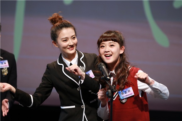 电影《闪光少女》春季大考 徐璐苦练扬琴获称赞