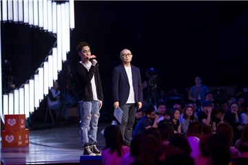 陶申帅气登场