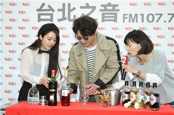 萧煌奇回归台语歌坛 特治人生调酒呼乾啦