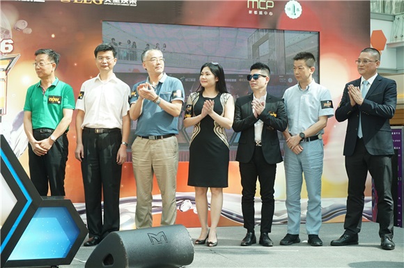 张敬轩、泳儿、罗力威出席2016《麦王争霸》全球广东歌歌唱比赛